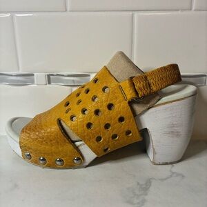 DKODE White and yellow block heel sandals